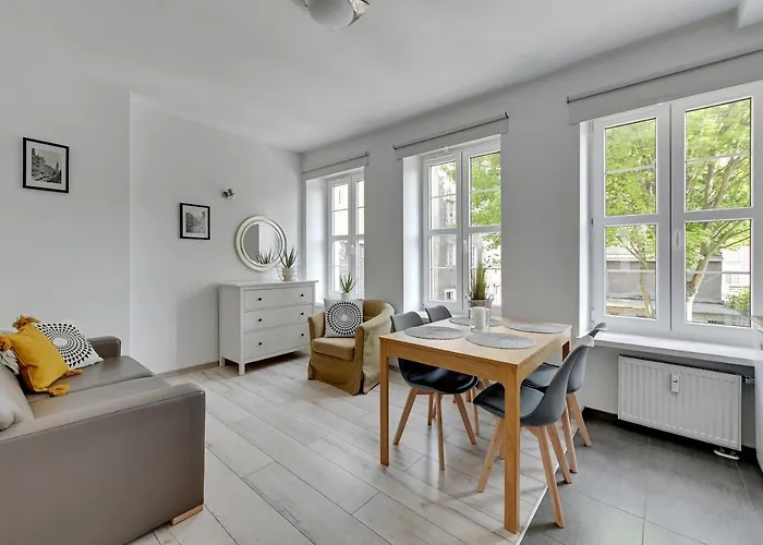 Staywin Old Town Apartment *